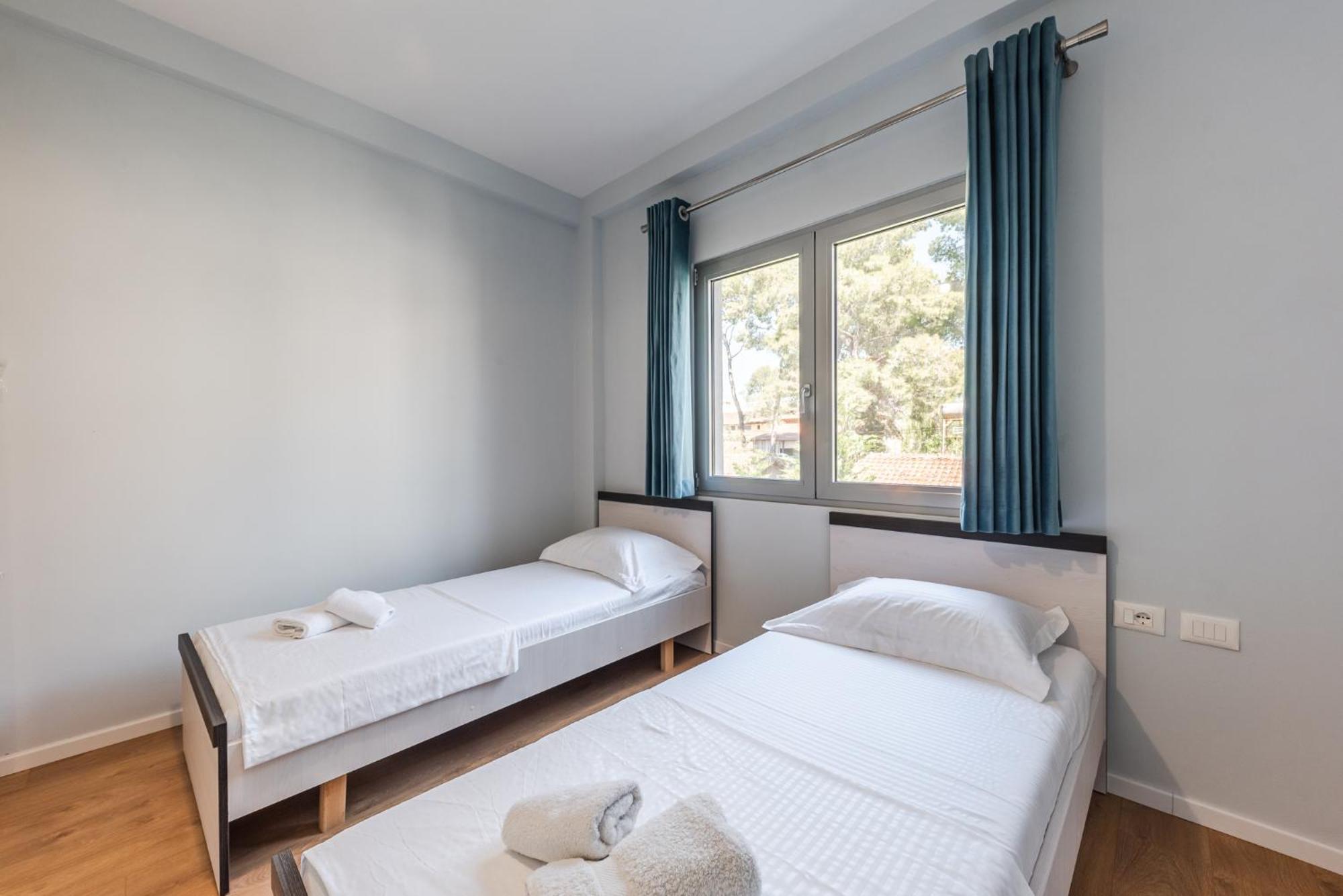 Beni'S Villa Apartments By Ps Golem  Extérieur photo
