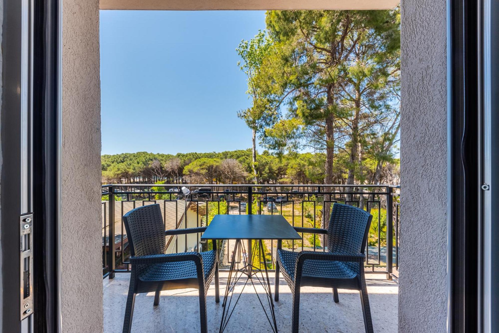 Beni'S Villa Apartments By Ps Golem  Extérieur photo